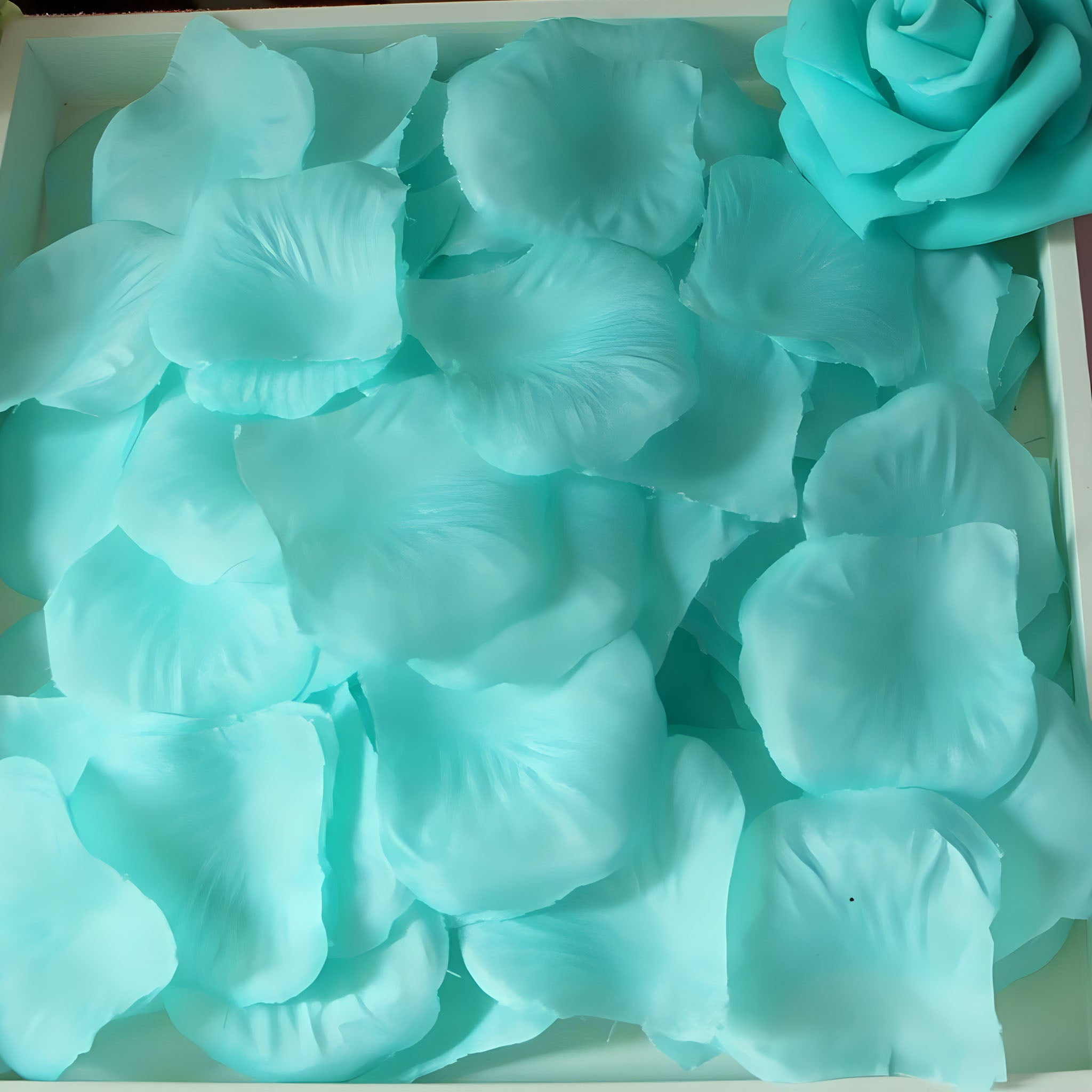 500 pcs Silk Rose Petals Pool Blue Wedding Decorations