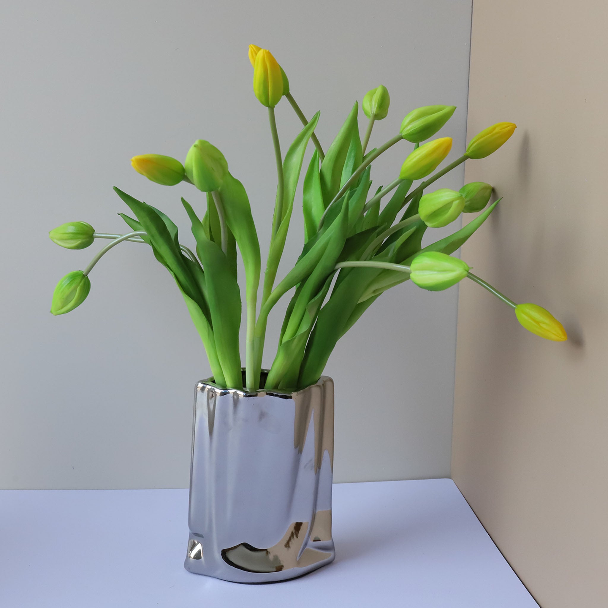 Realistic Latex Artificial Tulip Flower Bunch 17"